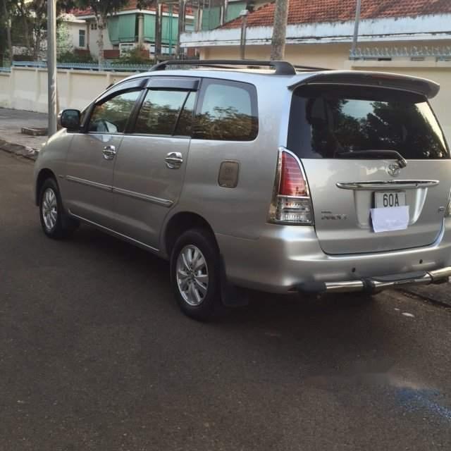 Toyota Innova MT 2009 - Cần bán Toyota Innova MT đời 2009, màu bạc