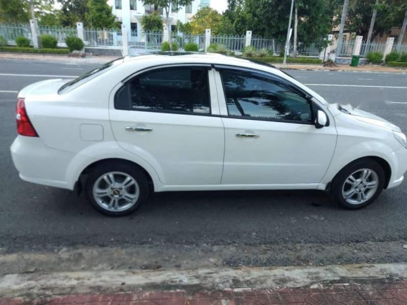 Chevrolet Aveo   2016 - Cần bán gấp Chevrolet Aveo năm 2016, màu trắng giá cạnh tranh