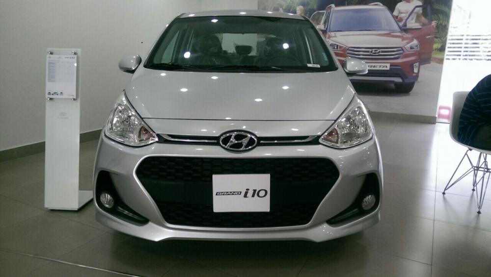 Hyundai Grand i10 1.2 AT HB 2019 - Hyundai Grand I10 1.2AT sedan màu bạc, nhận xe ngay chỉ với 130tr, tặng bộ phụ kiện cao cấp. LH: 0977 139 312