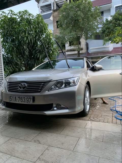 Toyota Camry 2.5Q 2014 - Cần bán lại xe Toyota Camry 2.5Q 2014 xe gia đình