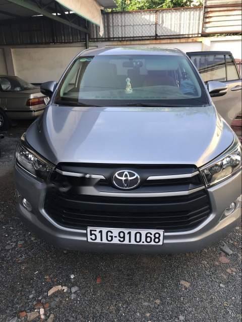 Toyota Innova 2017 - Bán xe Toyota Innova đời 2017, màu bạc còn mới, giá chỉ 660 triệu