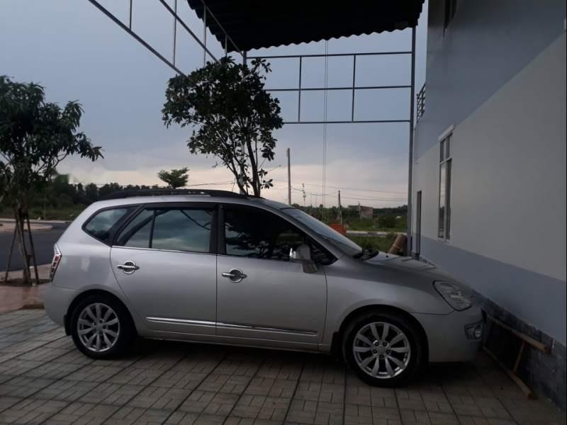 Kia Carens 2011 - Cần bán gấp Kia Carens đời 2011, màu bạc giá cạnh tranh