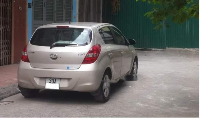 Hyundai i20 2011 - Bán gấp Hyundai i20 năm 2011, màu vàng, nhập khẩu nguyên chiếc chính chủ