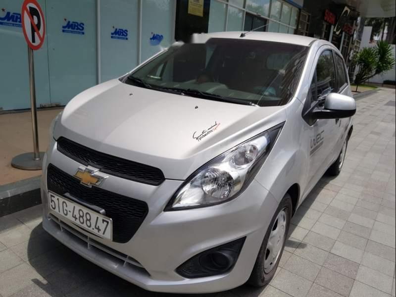 Chevrolet Spark 2017 - Cần bán Chevrolet Spark sản xuất năm 2017, màu bạc, giá chỉ 285 triệu