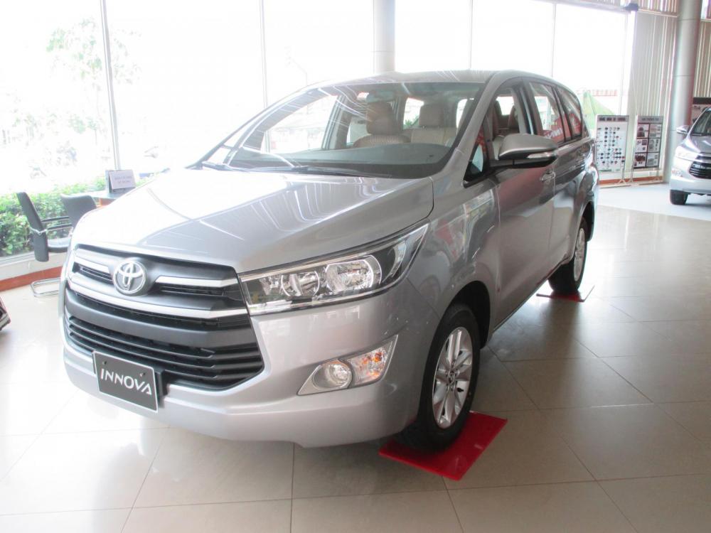 Toyota Innova E 2019 - Bán Toyota Innova trả góp chỉ với 200Tr, đủ màu giao ngay