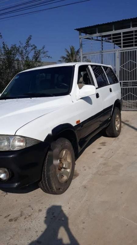 Ssangyong Musso 2003 - Cần bán Ssangyong Musso năm 2003, màu trắng