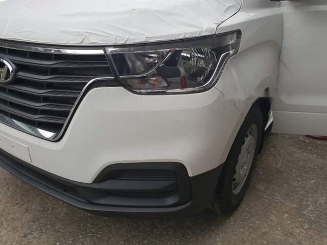 Hyundai Grand Starex 2018 - Bán ô tô Hyundai Grand Starex 2018, màu trắng, nhập khẩu nguyên chiếc, 750tr