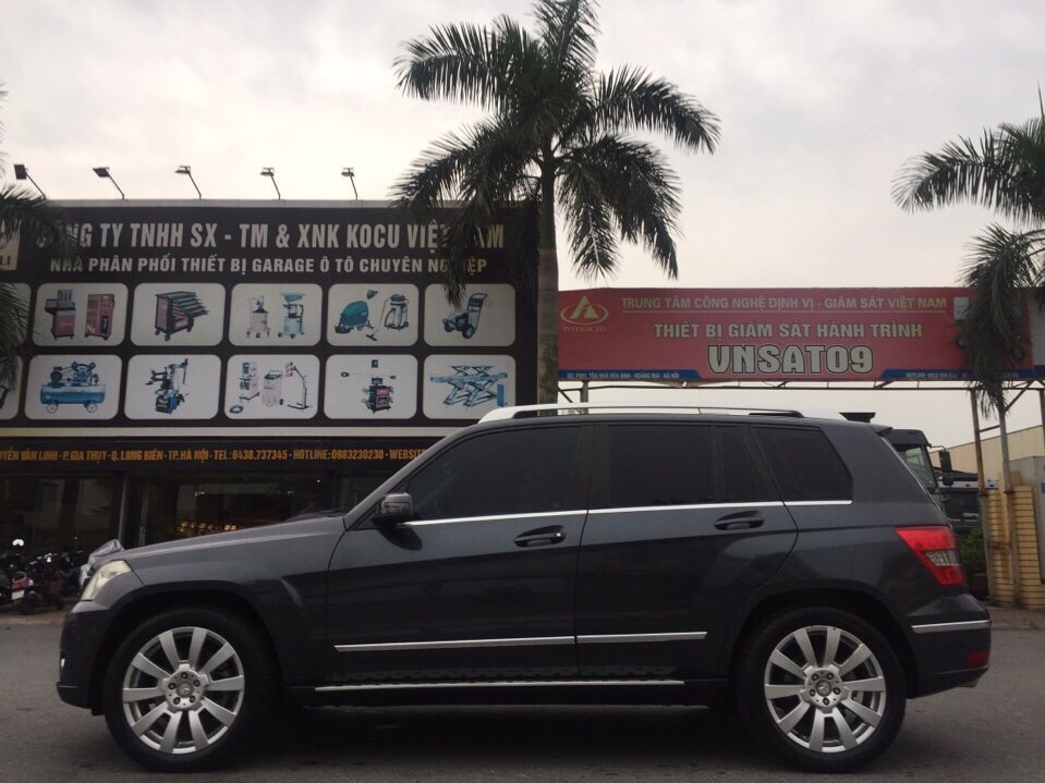 Mercedes-Benz GLK Class  300 2009 - Cần bán Mercedes GLK300 2009, màu đen, xe đẹp xuất sắc