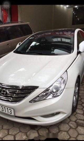 Hyundai Sonata 2010 - Bán xe Hyundai Sonata 2010, màu trắng, xe nhập số tự động, giá 500tr