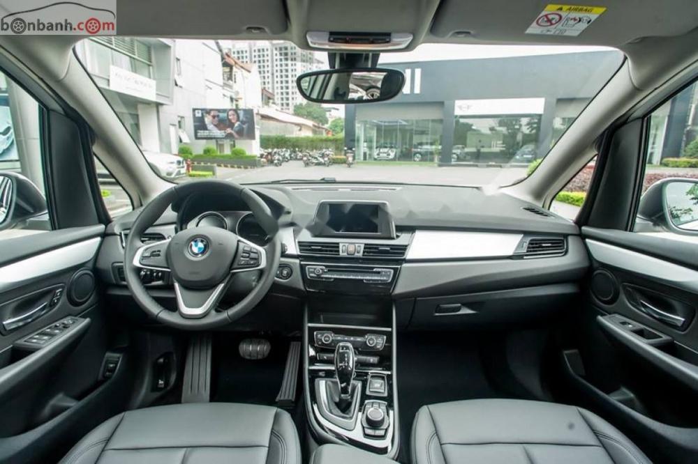 BMW 2 Series 218LCI 2018 - Cần bán BMW 2 Series 218LCI sản xuất 2018, màu trắng, nhập khẩu