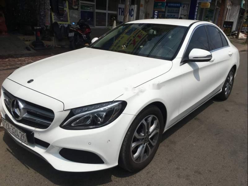 Mercedes-Benz C class C200 2018 - Bán xe Mercedes C200 đời 2018, màu trắng như mới