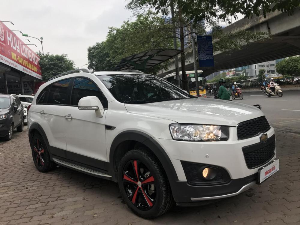 Chevrolet Captiva LTZ 2015 - Cần bán Chevrolet Captiva LTZ đời 2015, màu trắng