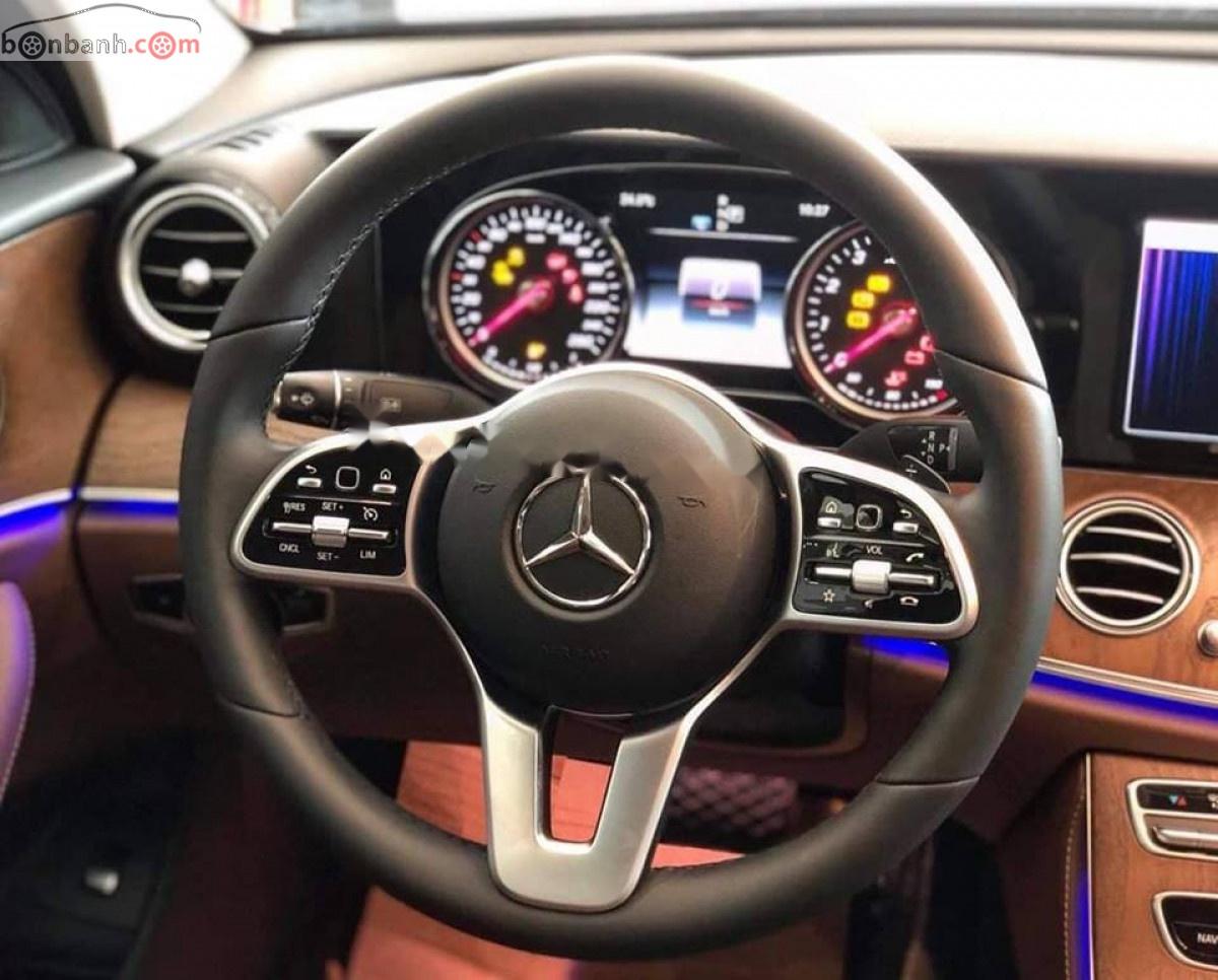 Mercedes-Benz E class E200 2019 - Bán Mercedes E200 năm 2019, màu xanh lam