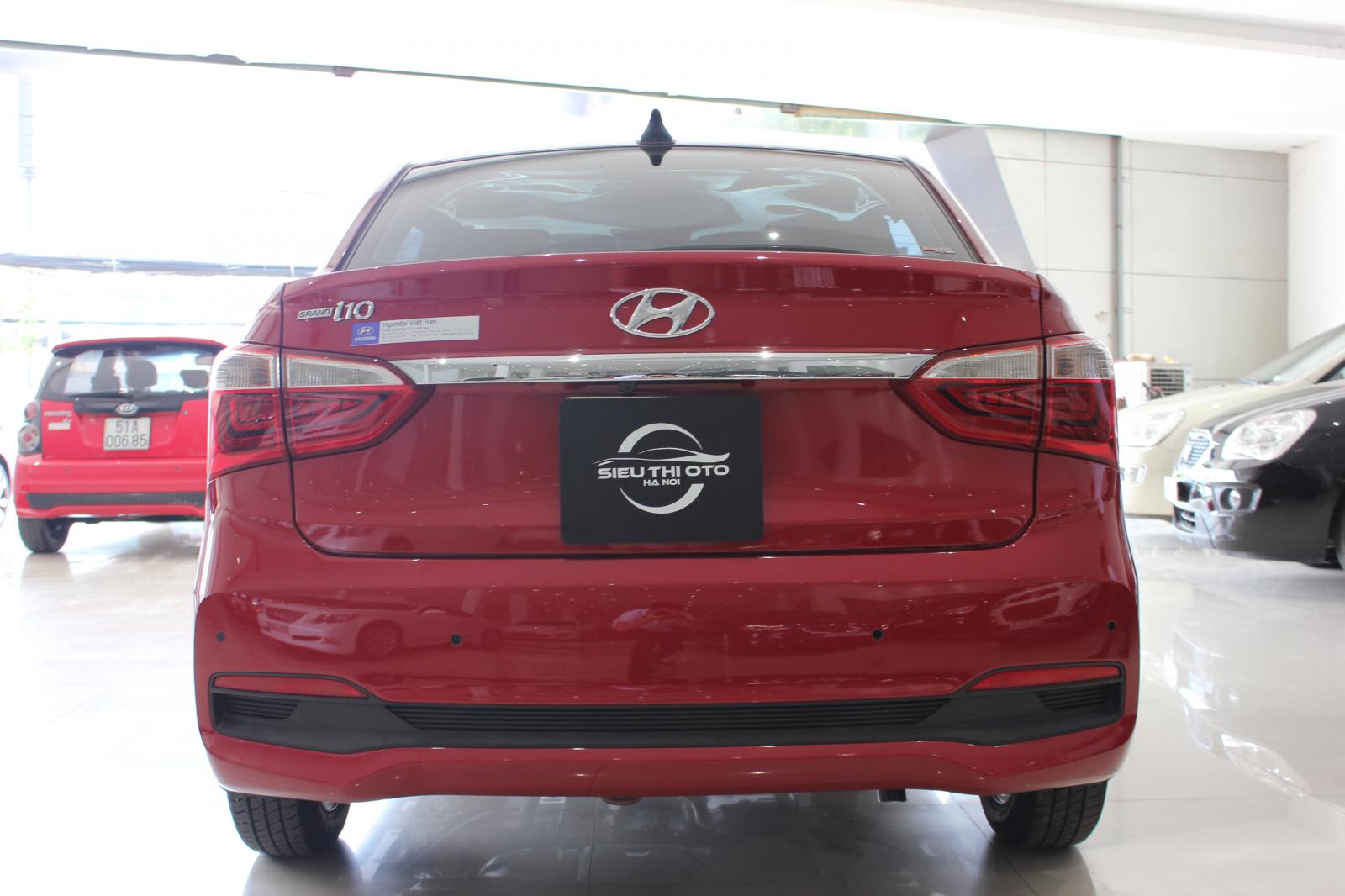 Hyundai i10 2017 - Cần bán lại xe Hyundai i10 năm 2017, màu đỏ, xe gia đình, giá 395tr