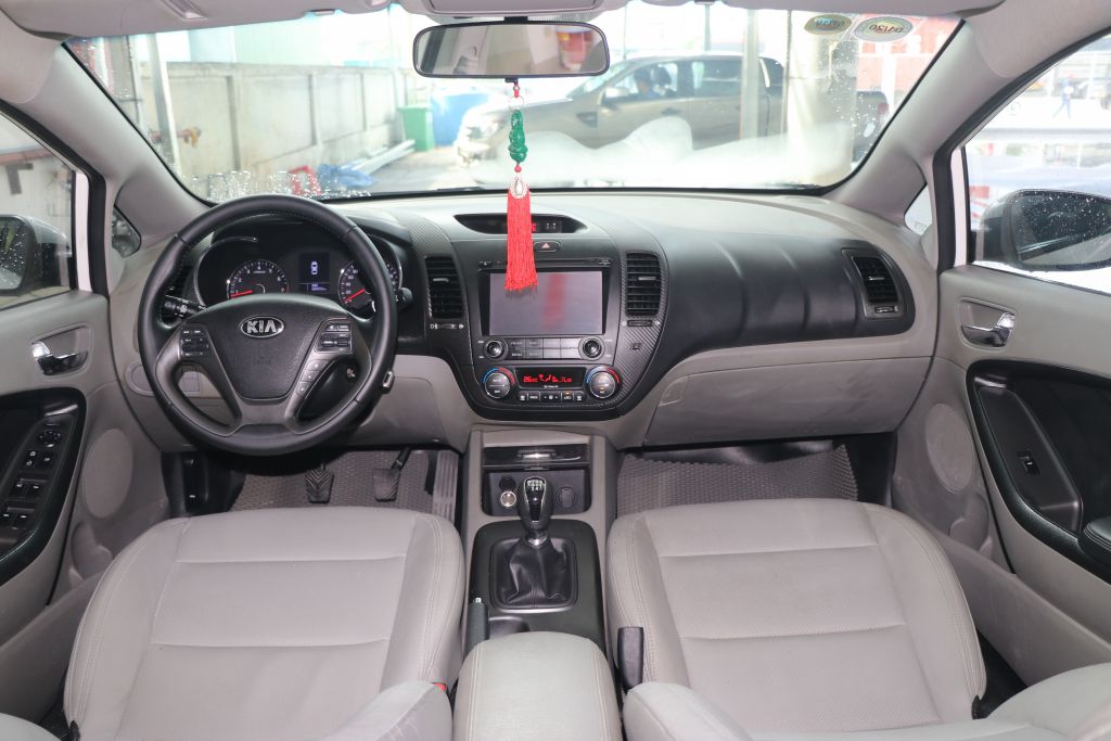 Kia K3 1.6AT 2019 - Cần bán Kia K3 1.6AT 2015, màu trắng