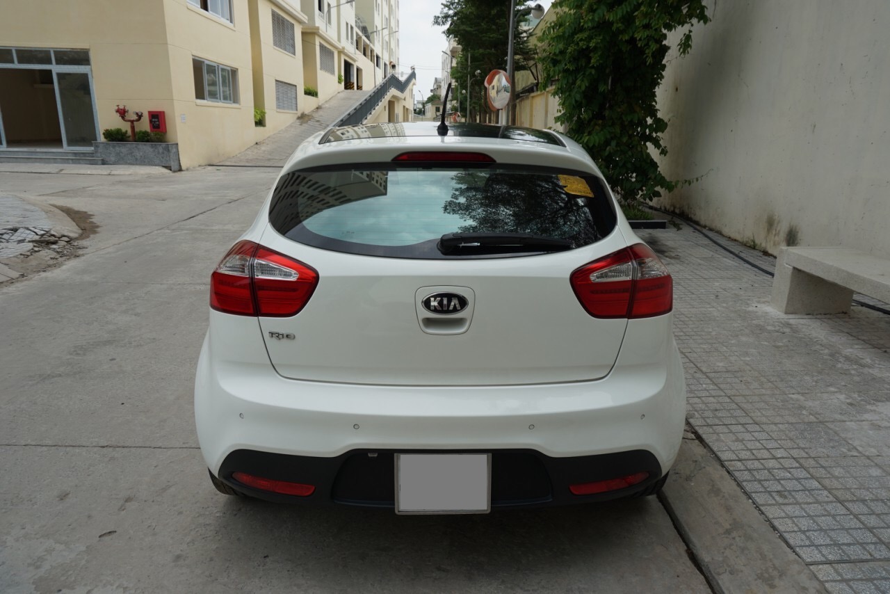 Kia Rio AT 2014 - Bán ô tô Kia Rio đời 2014 AT, màu trắng, xe nhập, 420 triệu