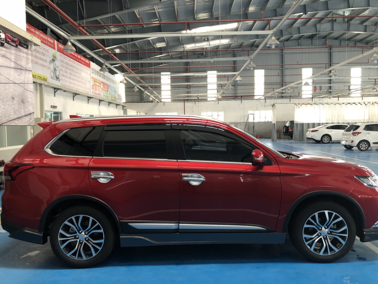 Mitsubishi Outlander 2019 - [Giá sốc] Mitsubishi Outlander nhiều ưu đãi lớn, xăng 7L/100km, cho góp 80%, LH ngay: 0905.91.01.99