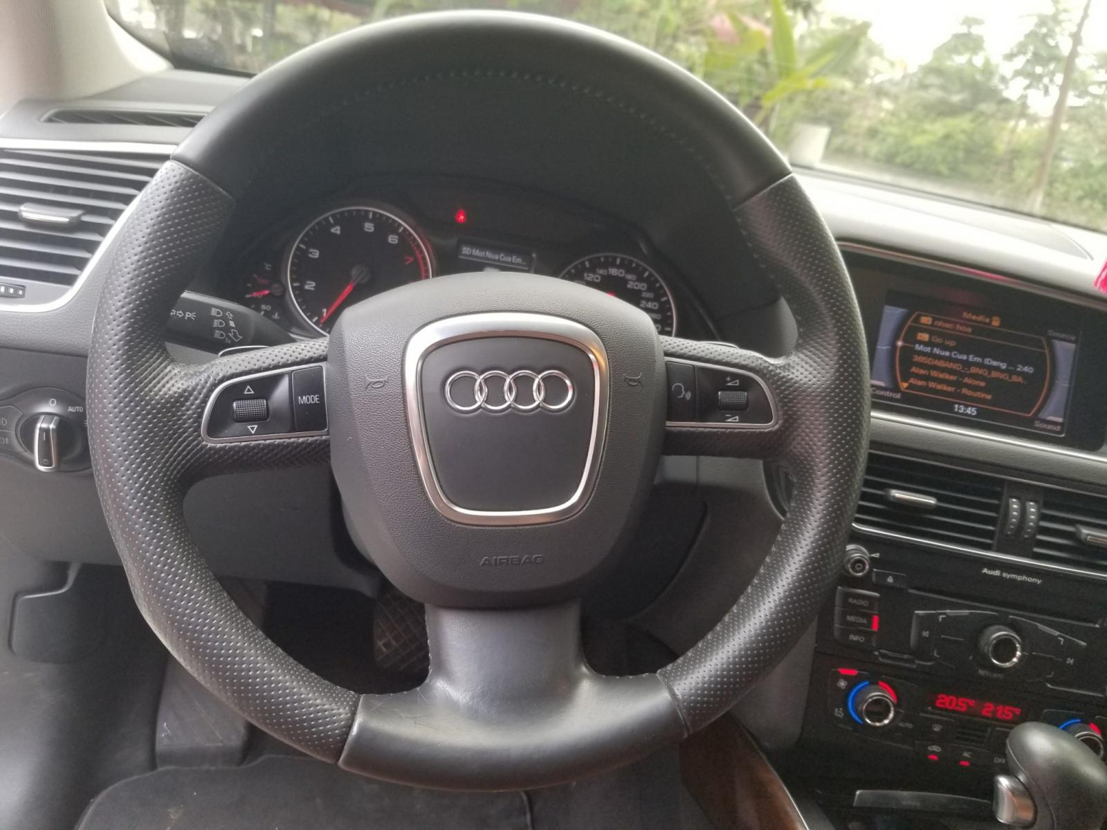 Audi Q5 2011 - Cần bán xe Audi Q5 đời 2012, màu trắng, xe nhập