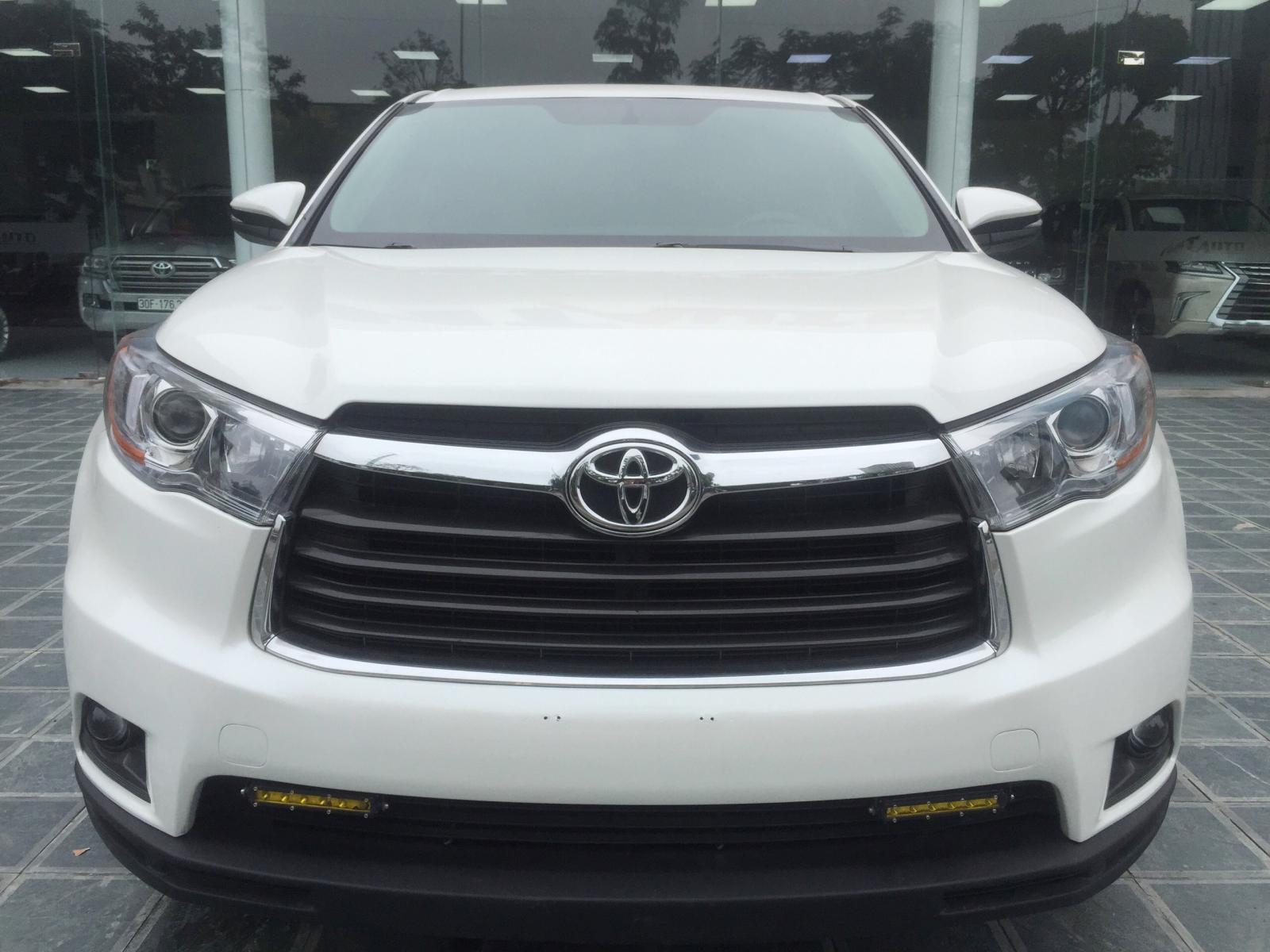 Toyota Highlander LE 2.7 AT FWD 2015 - Toyota Highlander LE 2.7 AT FWD năm sản xuất 2015, màu trắng, nhập khẩu nguyên chiếc