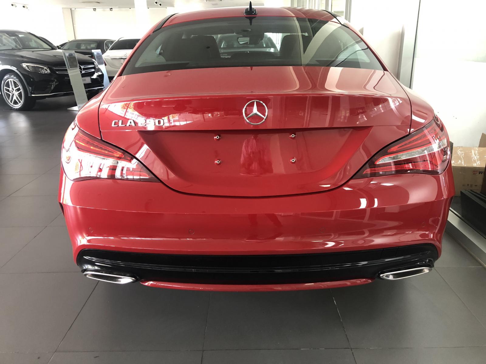 Mercedes-Benz CLA class CLA 250 2018 - Bán xe Mercedes CLA 250 mới, màu đỏ, xe nhập khẩu, vay trả góp 80% giá trị xe, lãi 0.77%/tháng cố định 36 tháng