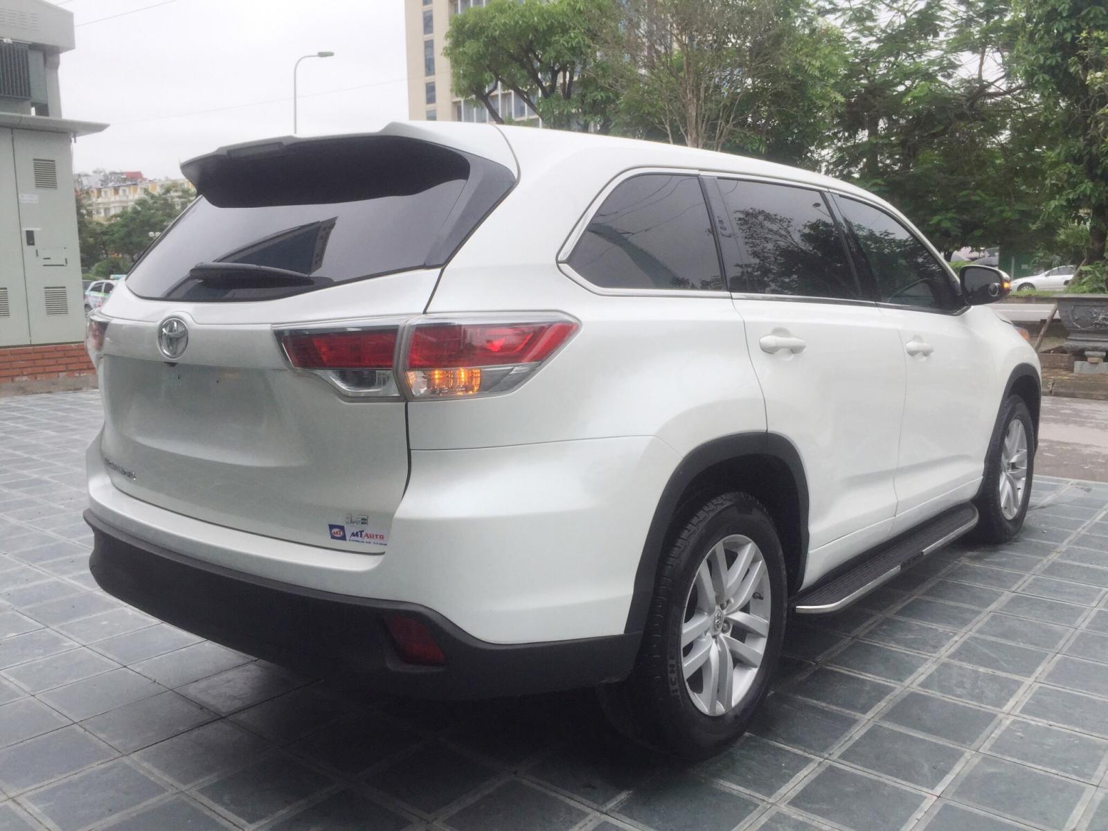 Toyota Highlander LE 2.7 AT FWD 2015 - Toyota Highlander LE 2.7 AT FWD năm sản xuất 2015, màu trắng, nhập khẩu nguyên chiếc