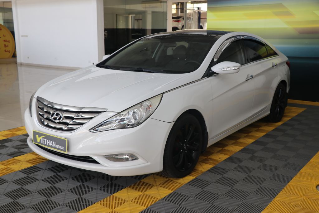 Hyundai Sonata 2.0AT 2011 - Cần bán Hyundai Sonata 2.0AT đời 2011, màu trắng, xe nhập