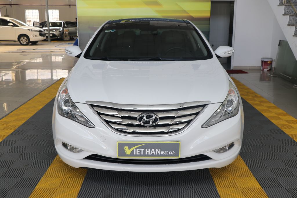 Hyundai Sonata 2.0AT 2011 - Cần bán Hyundai Sonata 2.0AT đời 2011, màu trắng, xe nhập