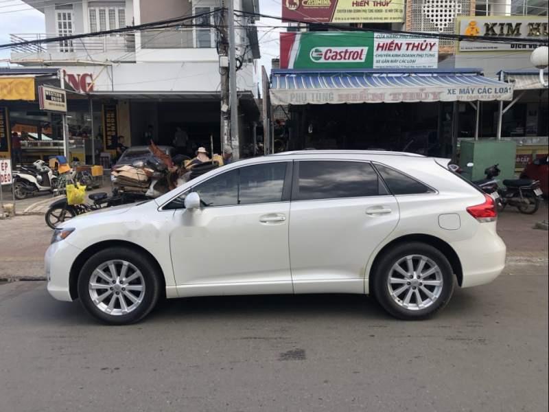 Toyota Venza   2010 - Bán Toyota Venza đời 2010, màu trắng, xe nhập