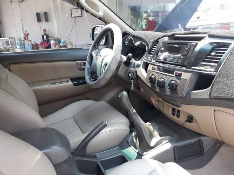 Toyota Fortuner G 2012 - Bán lại xe Toyota Fortuner G sản xuất năm 2012, màu xám số sàn