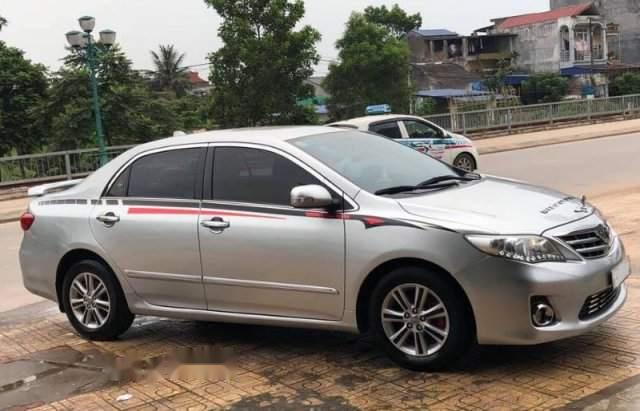 Toyota Corolla altis   2011 - Bán Toyota Corolla altis 2011, màu bạc, xe đẹp