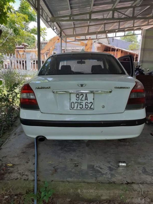 Daewoo Nubira 2002 - Cần bán xe Daewoo Nubira năm 2002, màu trắng, nhập khẩu nguyên chiếc