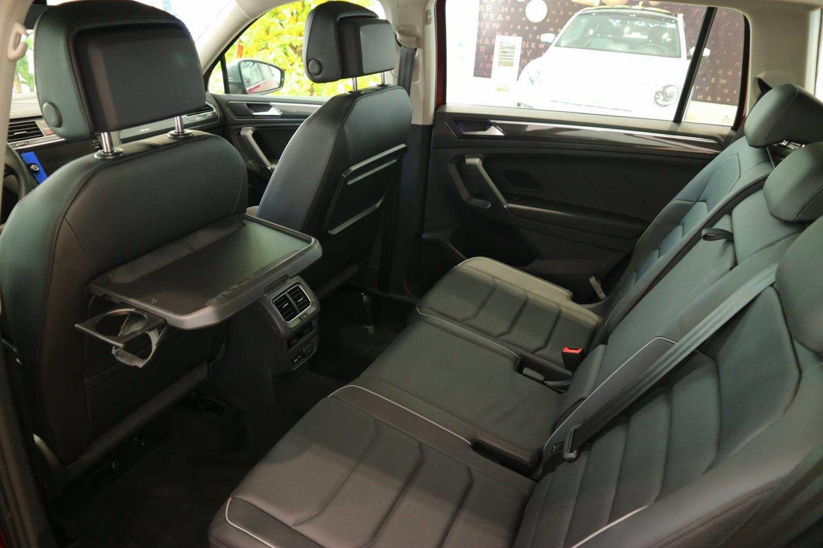 LandRover Evoque 2019 - Ô tô 7 chỗ nhập Đức chỉ 1,7 tỷ - trả trước 450tr - bao ngân hàng Bank Shinhan - lãi thấp 0,5%/tháng