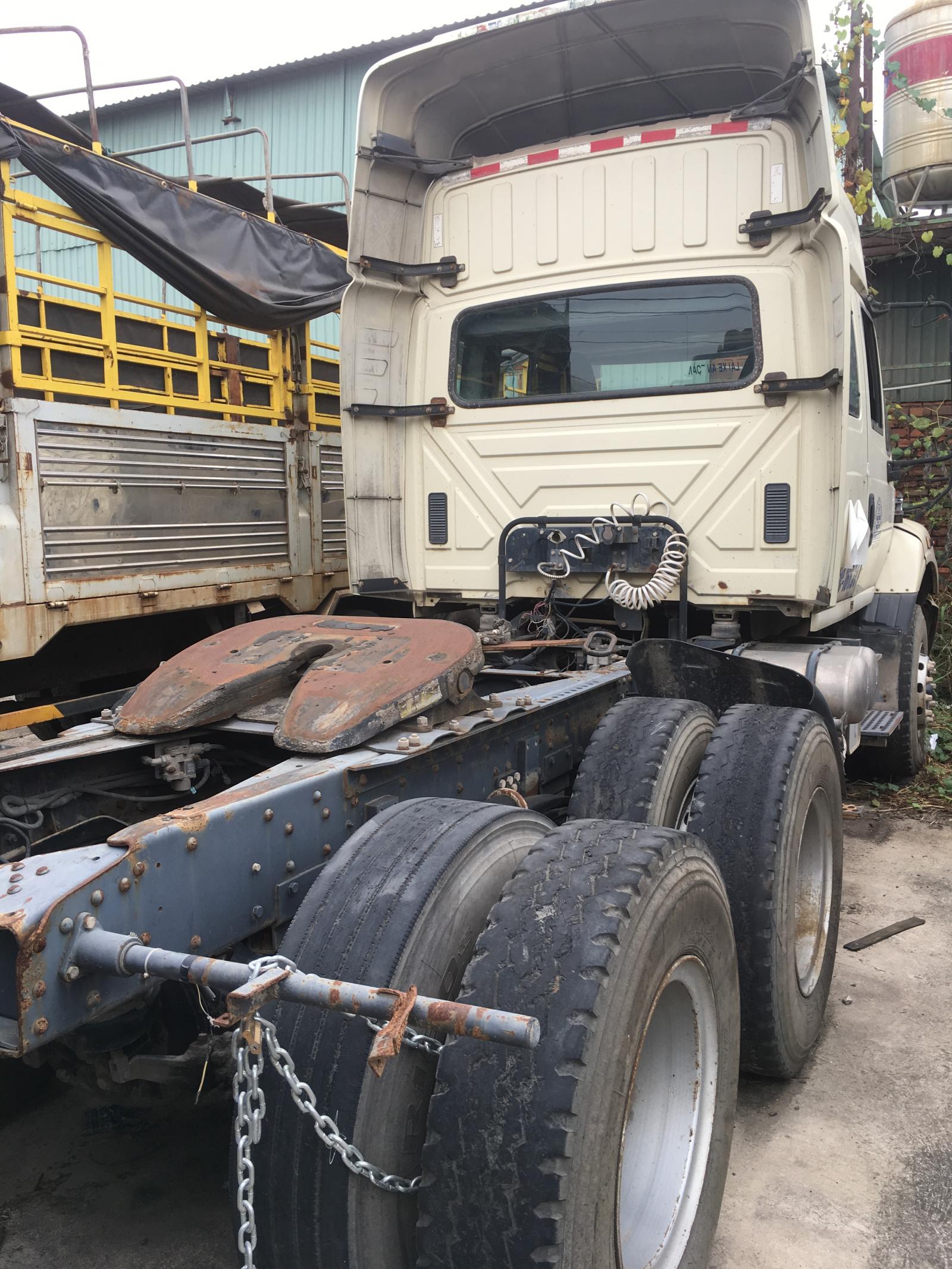 Howo 2015 - Ngân hàng thanh lý bán đấu giá ô tô đầu kéo FAW 2016