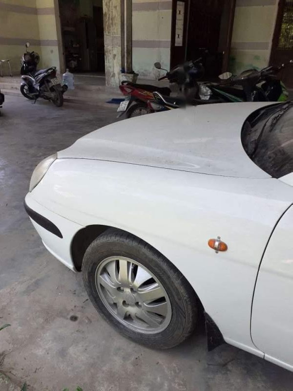 Daewoo Nubira 2002 - Cần bán xe Daewoo Nubira năm 2002, màu trắng, nhập khẩu nguyên chiếc