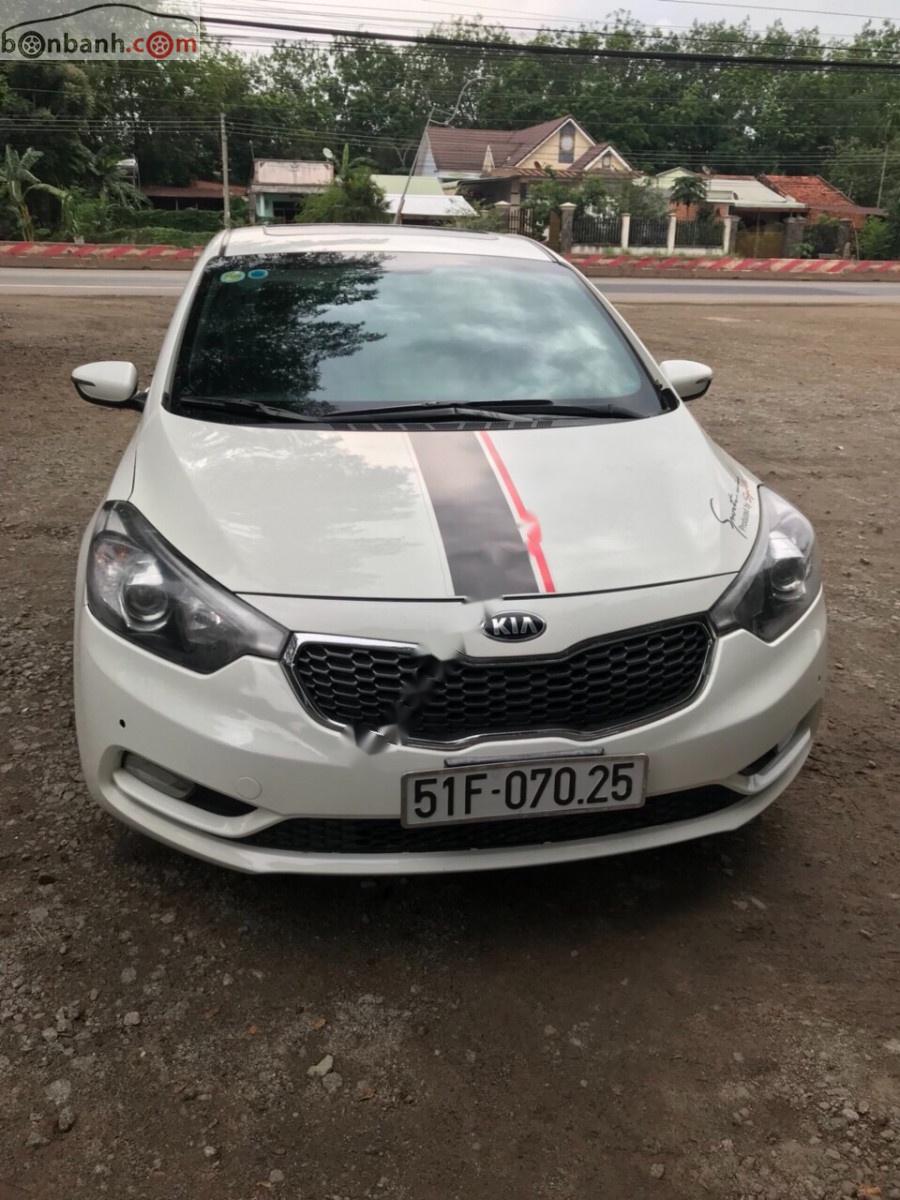 Kia K3 2015 - Bán xe Kia K3 đời 2015, màu trắng, nhập khẩu