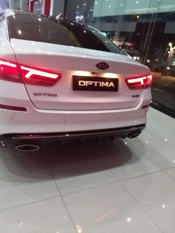 Kia Optima   2.0 2019 - Cần bán xe Kia Optima 2.0 2019, màu trắng, mới 100%