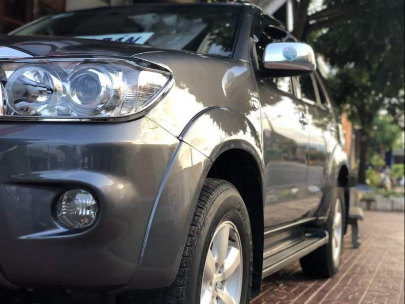 Toyota Fortuner   2011 - Cần bán xe Toyota Fortuner năm 2011, màu xám, 670tr