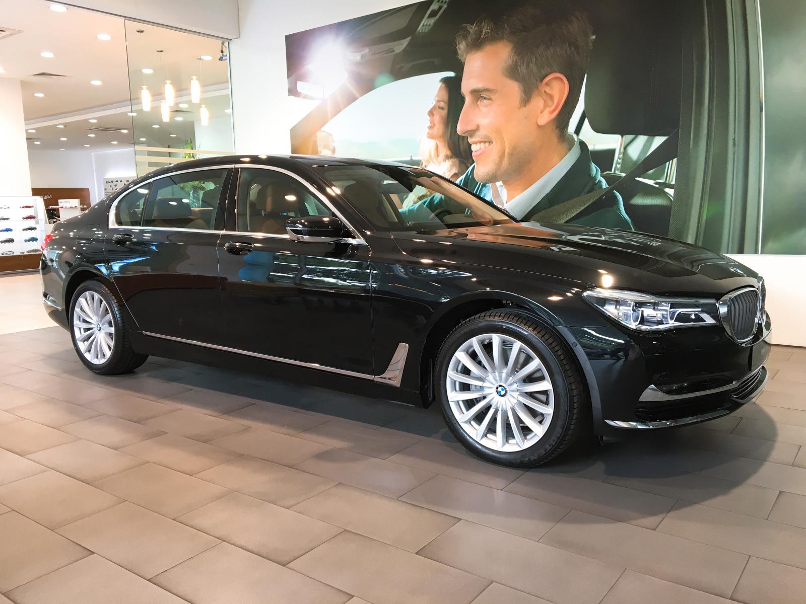 BMW 7 Series 740Li 2018 - Cần bán xe BMW 7 Series 740Li đời 2018, màu đen, xe nhập