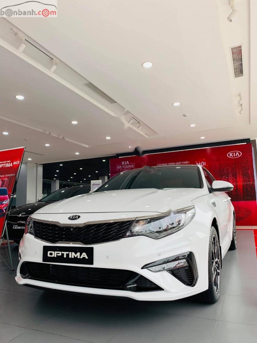 Kia Optima 2.4 GT line 2019 - Cần bán xe Kia Optima 2.4 GT line đời 2019, màu trắng, mới 100%