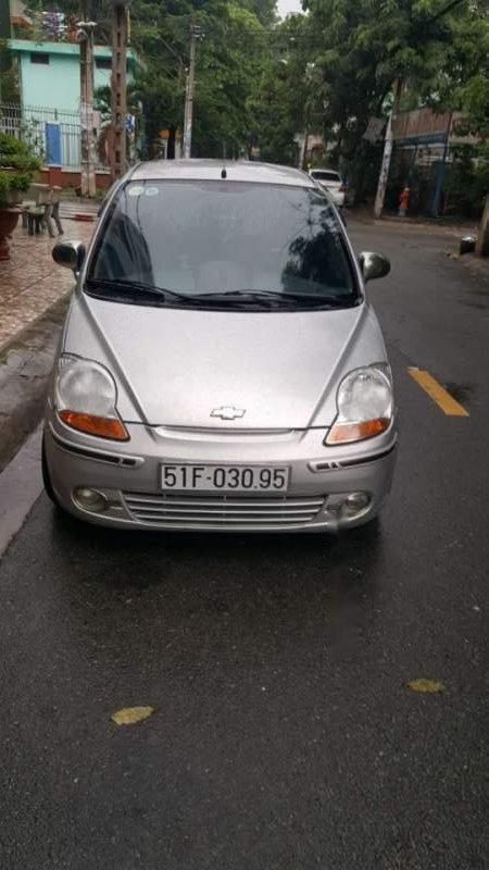 Chevrolet Spark  MT 2009 - Gia đình bán gấp Chevrolet Spark MT năm sản xuất 2009, màu bạc