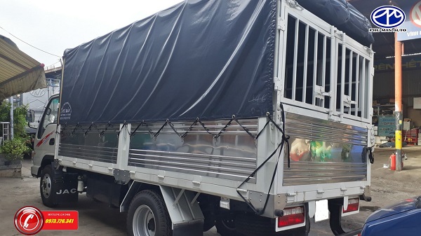 2019 - Bán xe tải JAC 2T4 thùng dài 4m4 động cơ Isuzu