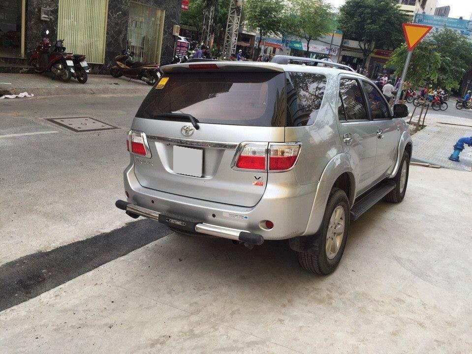 Toyota Fortuner V 2009 - Bán xe Fortuner 2009 số tự động, máy xăng, màu bạc