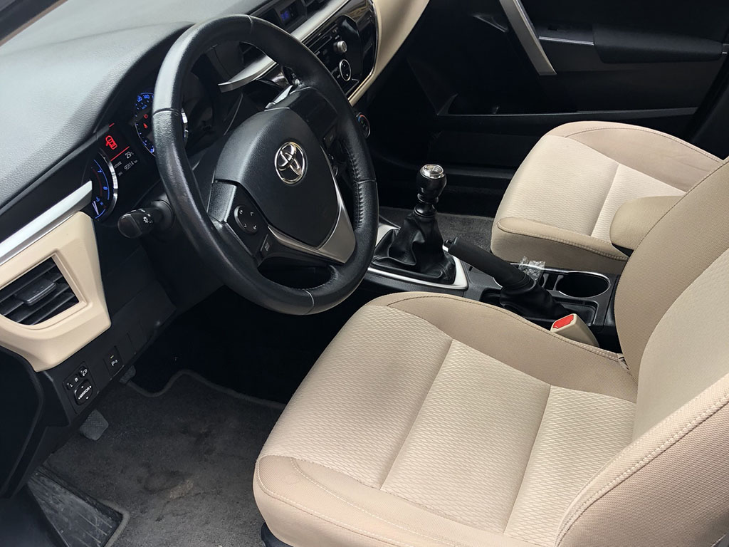 Toyota Corolla altis MT 2015 - Bán Toyota Altis 2015 số sàn, màu xanh rất đẹp