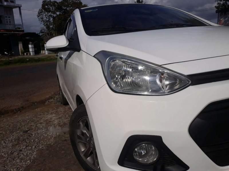 Hyundai Grand i10   2014 - Bán Hyundai Grand i10 sản xuất 2014, màu trắng, nhập khẩu