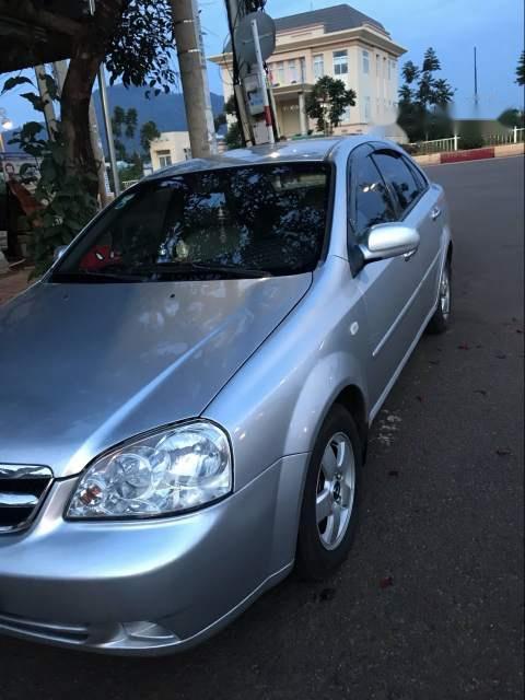 Daewoo Lacetti 2009 - Cần bán gấp Daewoo Lacetti đời 2009, màu bạc giá cạnh tranh