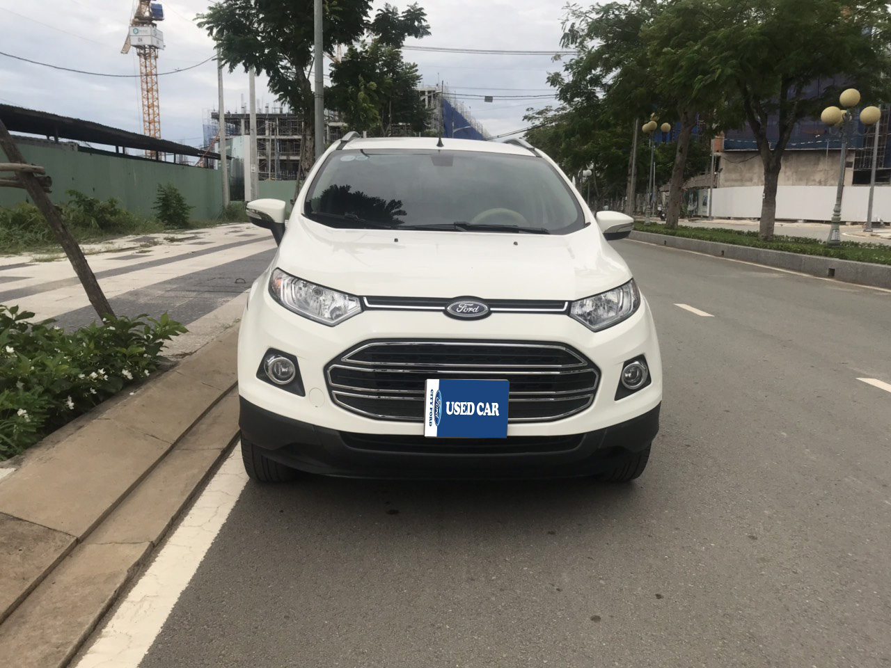 Ford EcoSport 2017 - Bán Ford EcoSport Titanium 1.5 2017, màu trắng, trả góp đưa trước 170-200tr