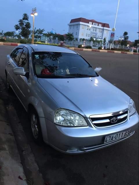 Daewoo Lacetti 2009 - Cần bán gấp Daewoo Lacetti đời 2009, màu bạc giá cạnh tranh