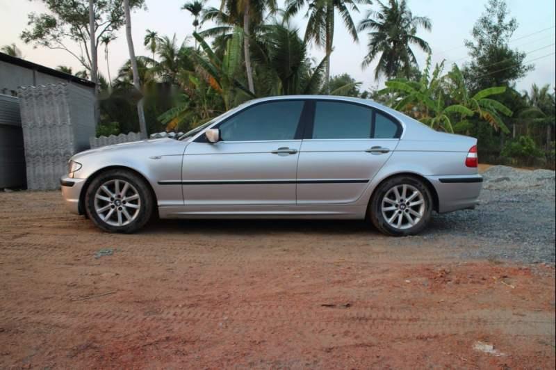 BMW 3 Series 318i 2004 - Bán ô tô BMW 3 Series 318i năm sản xuất 2004, màu bạc, nhập khẩu số tự động