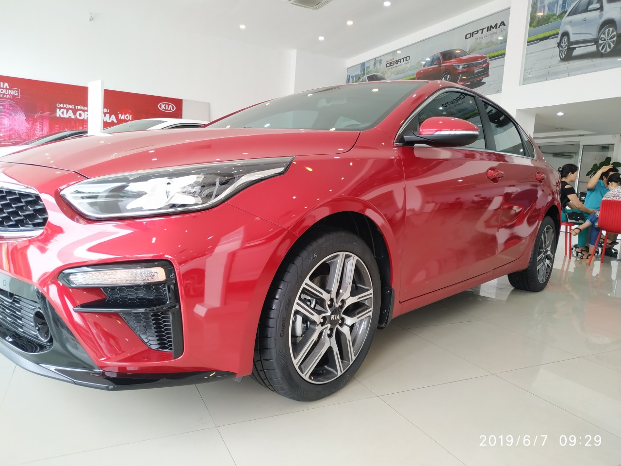 Kia Cerato   AT 2019 - Cần bán xe Kia Cerato MT, AT, Delux đời 2019, màu đỏ, giá 559tr