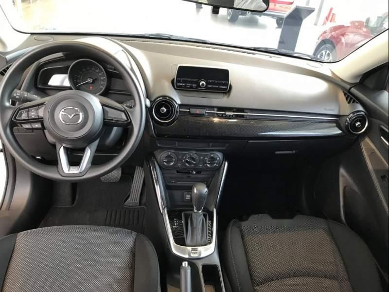 Mazda 2    2019 - Bán ô tô Mazda 2 sản xuất năm 2019, màu trắng, giảm ngay tiền mặt